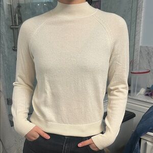 Everlane 100% cashmere sweater